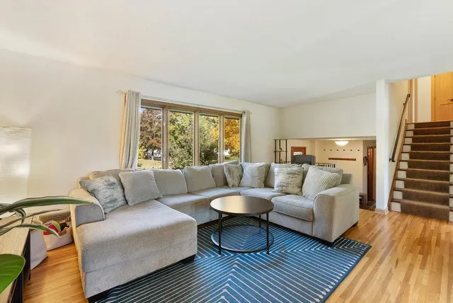 $430,900 | 6233 Birchwood Road, Woodbury, MN 55125