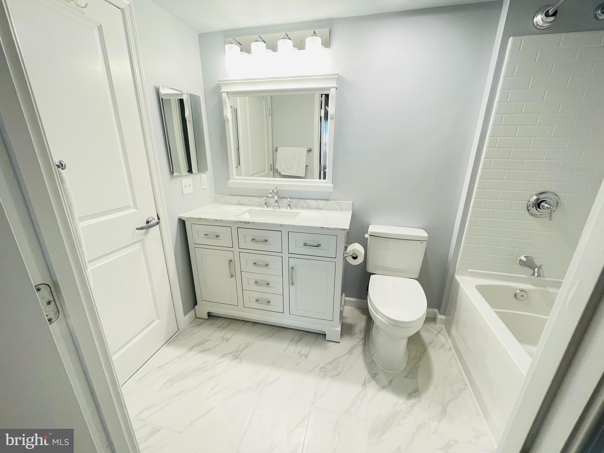 915 E Street Northwest, Unit 1002 Washington, DC 20004 - Photo 14 of 16