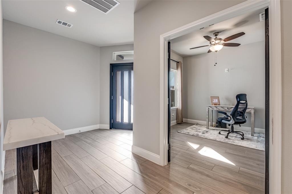 1415 Diceman Avenue Dallas, TX 75203 - Photo 2 of 20