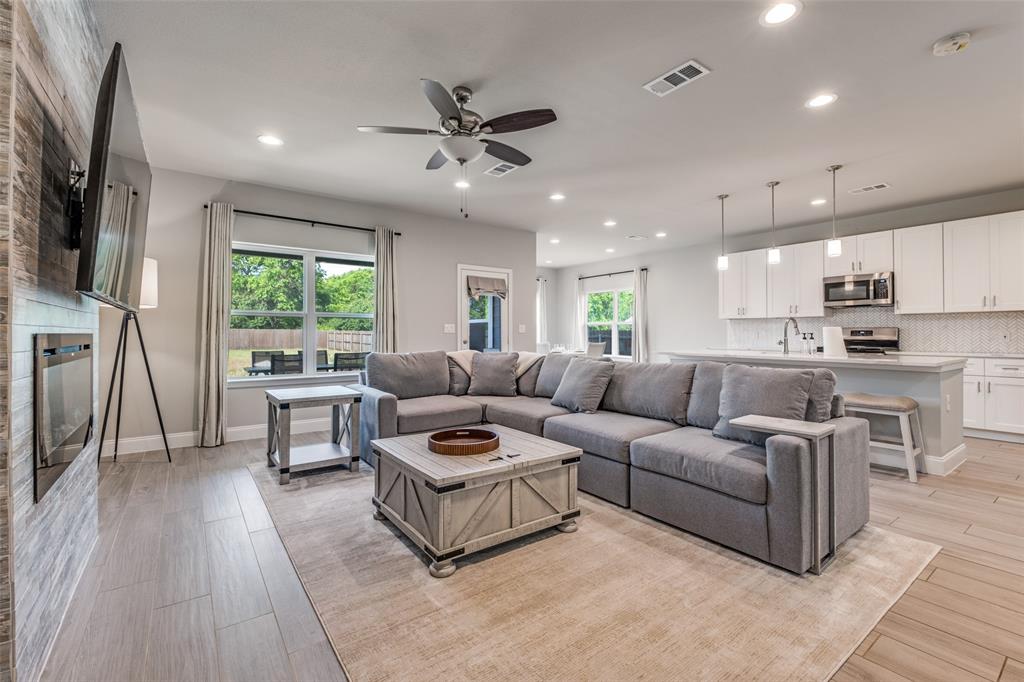 1415 Diceman Avenue Dallas, TX 75203 - Photo 4 of 20