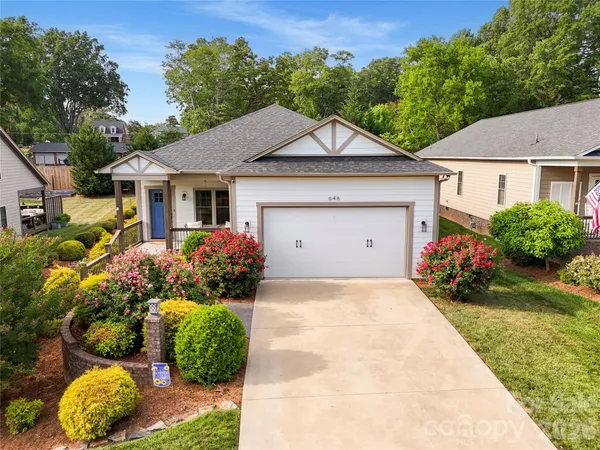 $510,000 | 646 13th Ave Place Northwest, Hickory, NC 28601