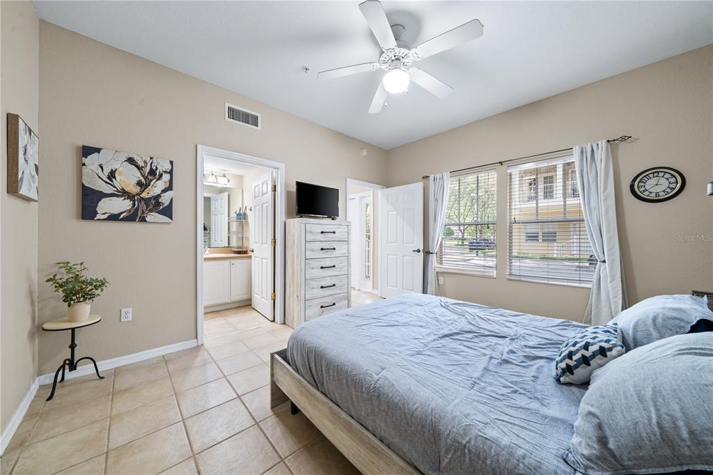9177 Southwest 52nd Road, Unit E103 Gainesville, FL 32608 - Photo 38 of 47