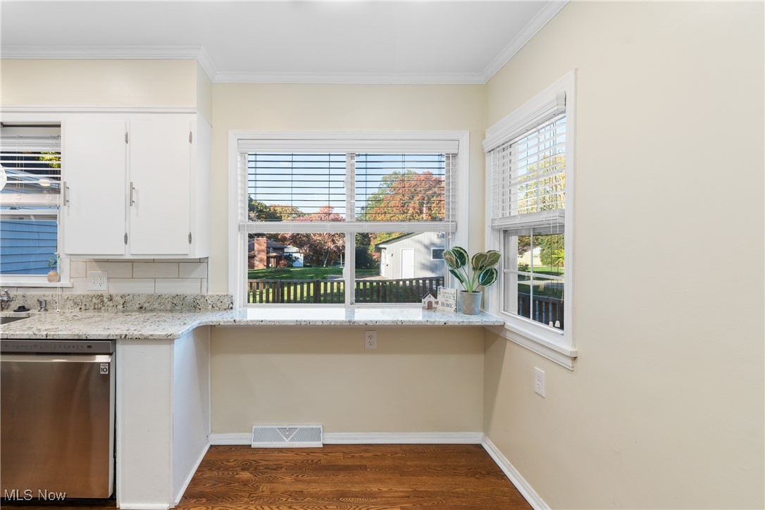 791 Center Road New Franklin, OH 44319 - Photo 11 of 35 Breakfast nook in main kitchen.