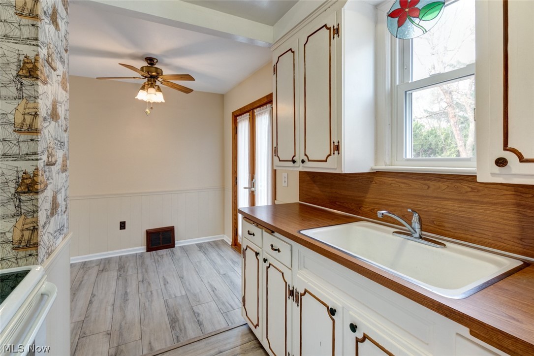 5283 Edenhurst Road Cleveland, OH 44124 - Photo 15 of 29