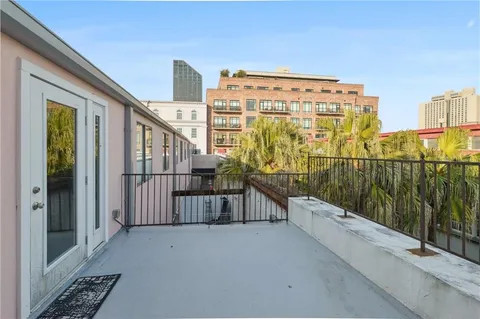 $285,000 | 760 Magazine Street, Unit 214, New Orleans, LA 70130