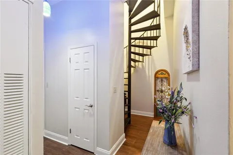 $285,000 | 760 Magazine Street, Unit 214, New Orleans, LA 70130