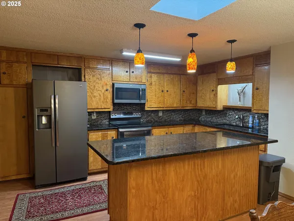 $425,000 | 87511 Tiernan Road, Mapleton, OR 97453