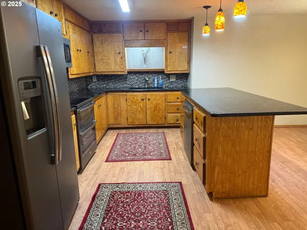 $425,000 | 87511 Tiernan Road, Mapleton, OR 97453