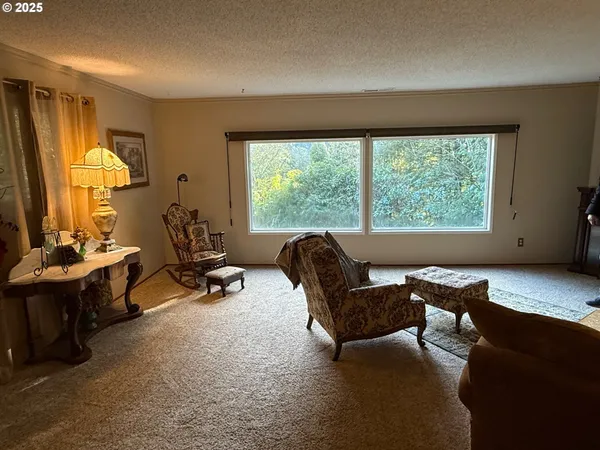 $425,000 | 87511 Tiernan Road, Mapleton, OR 97453