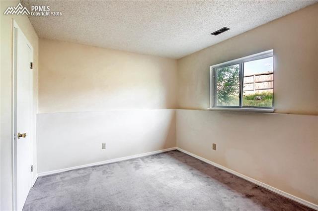 1930 Doherty Road Colorado Springs, CO 80916 - Photo 20 of 31