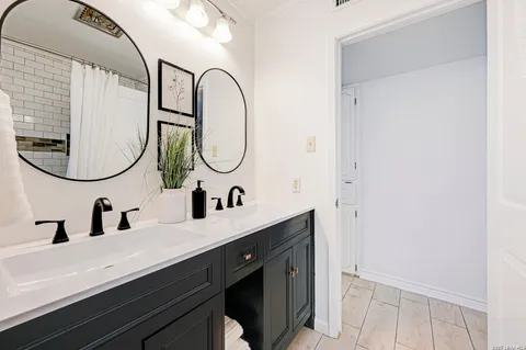 $329,999 | 5801 Windvale Drive, Windcrest, TX 78239