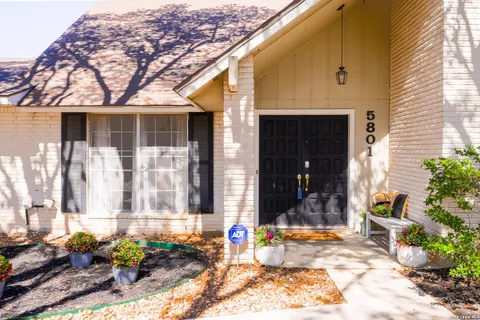 $329,999 | 5801 Windvale Drive, Windcrest, TX 78239