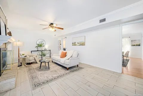 $329,999 | 5801 Windvale Drive, Windcrest, TX 78239