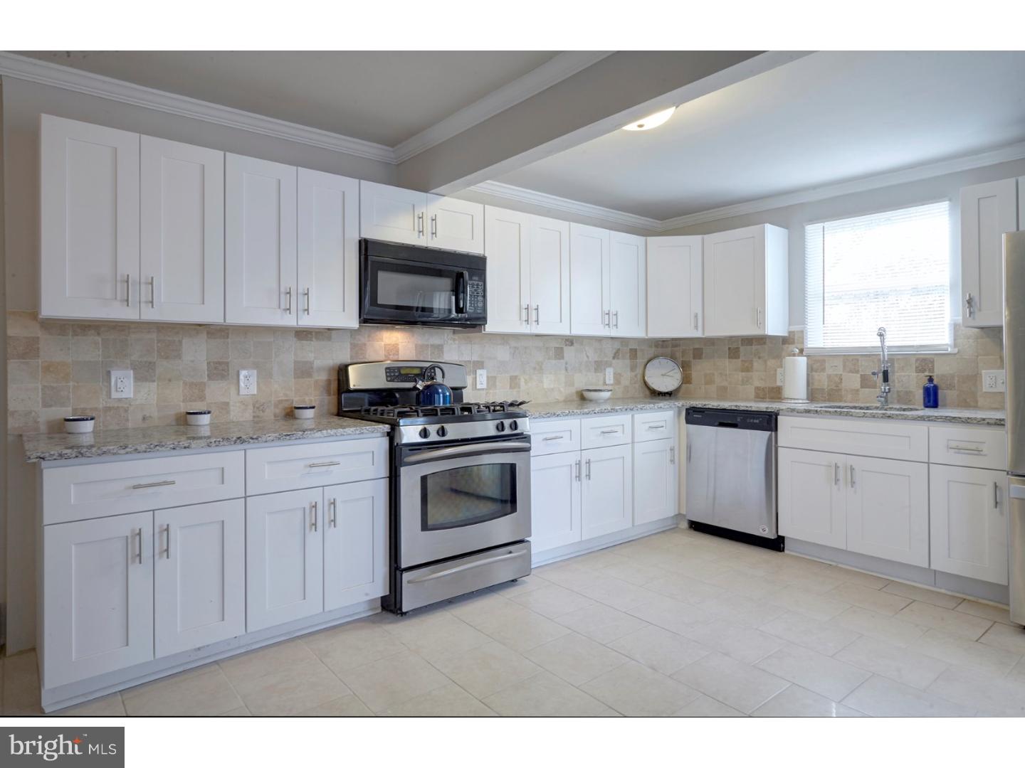 228 South Fellowship Road Maple Shade, NJ 08052 - Photo 6 of 25 Kitchen