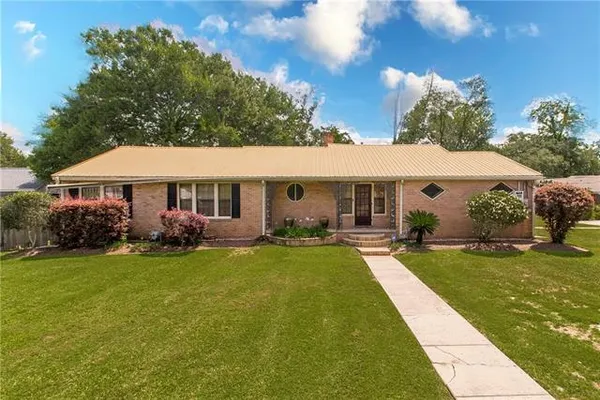 $475,000 | 350 South 5th Street, Ponchatoula, LA 70454