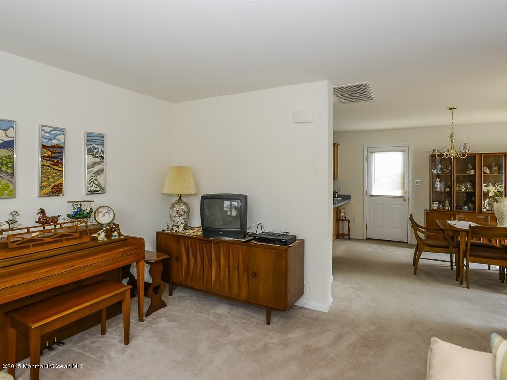 323 Durand Road Neptune Township, NJ 07753 - Photo 11 of 26 010_Living Room