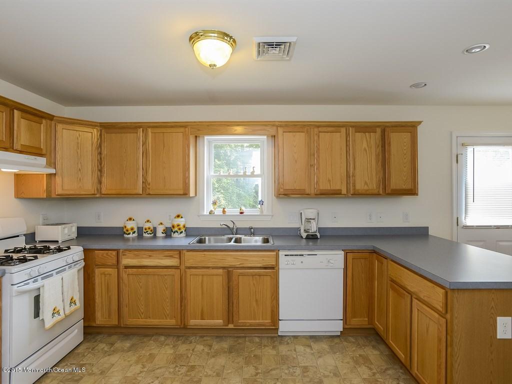 323 Durand Road Neptune Township, NJ 07753 - Photo 15 of 26 014_Kitchen