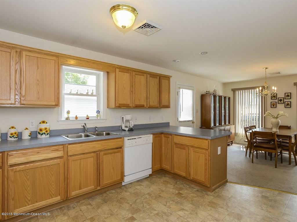 323 Durand Road Neptune Township, NJ 07753 - Photo 17 of 26 016_Kitchen