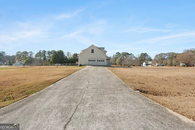 a house view with a outdoor space
