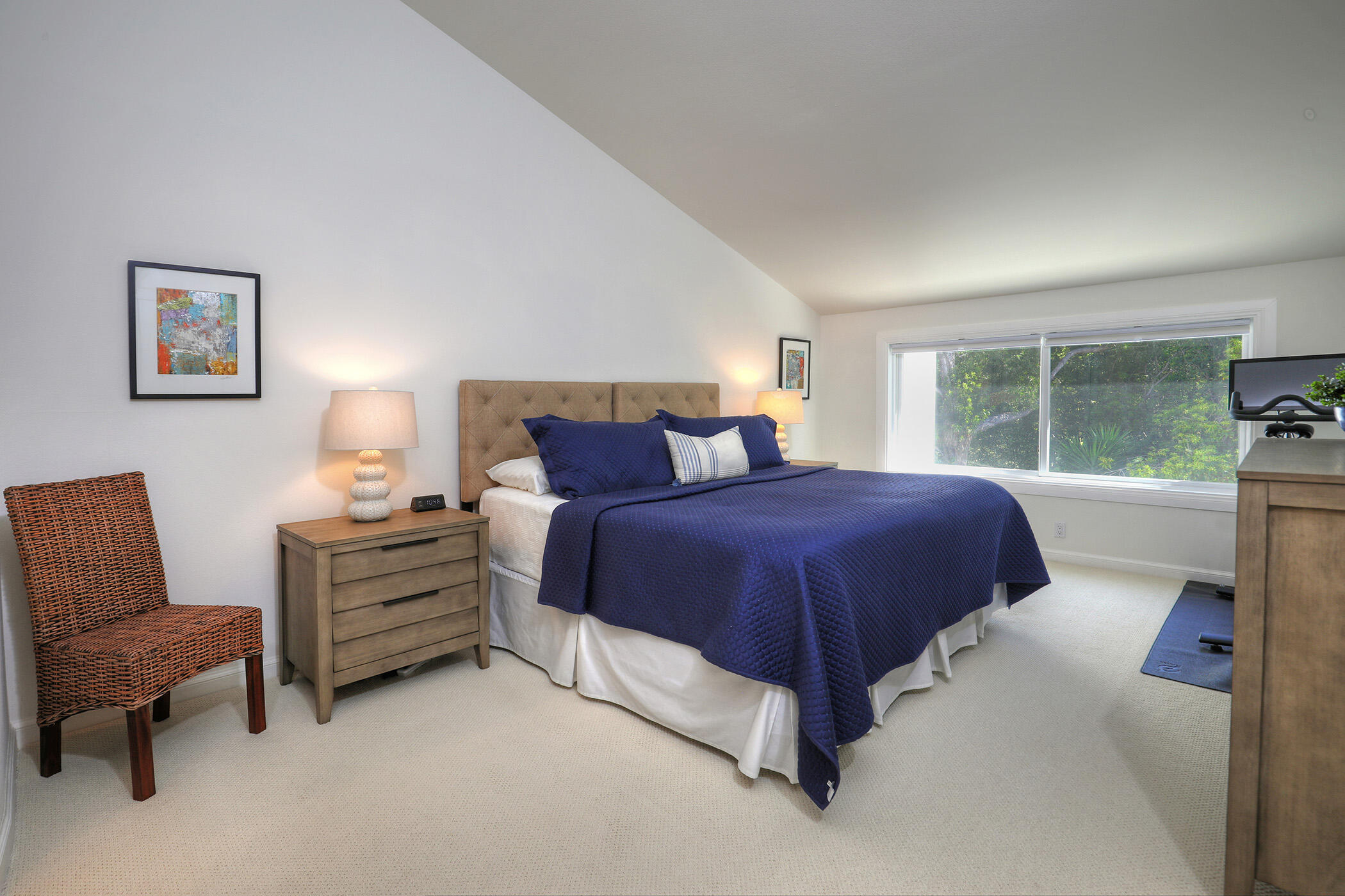 1044 Fairway Road Santa Barbara, CA 93108 - Photo 11 of 28 Primary Suite