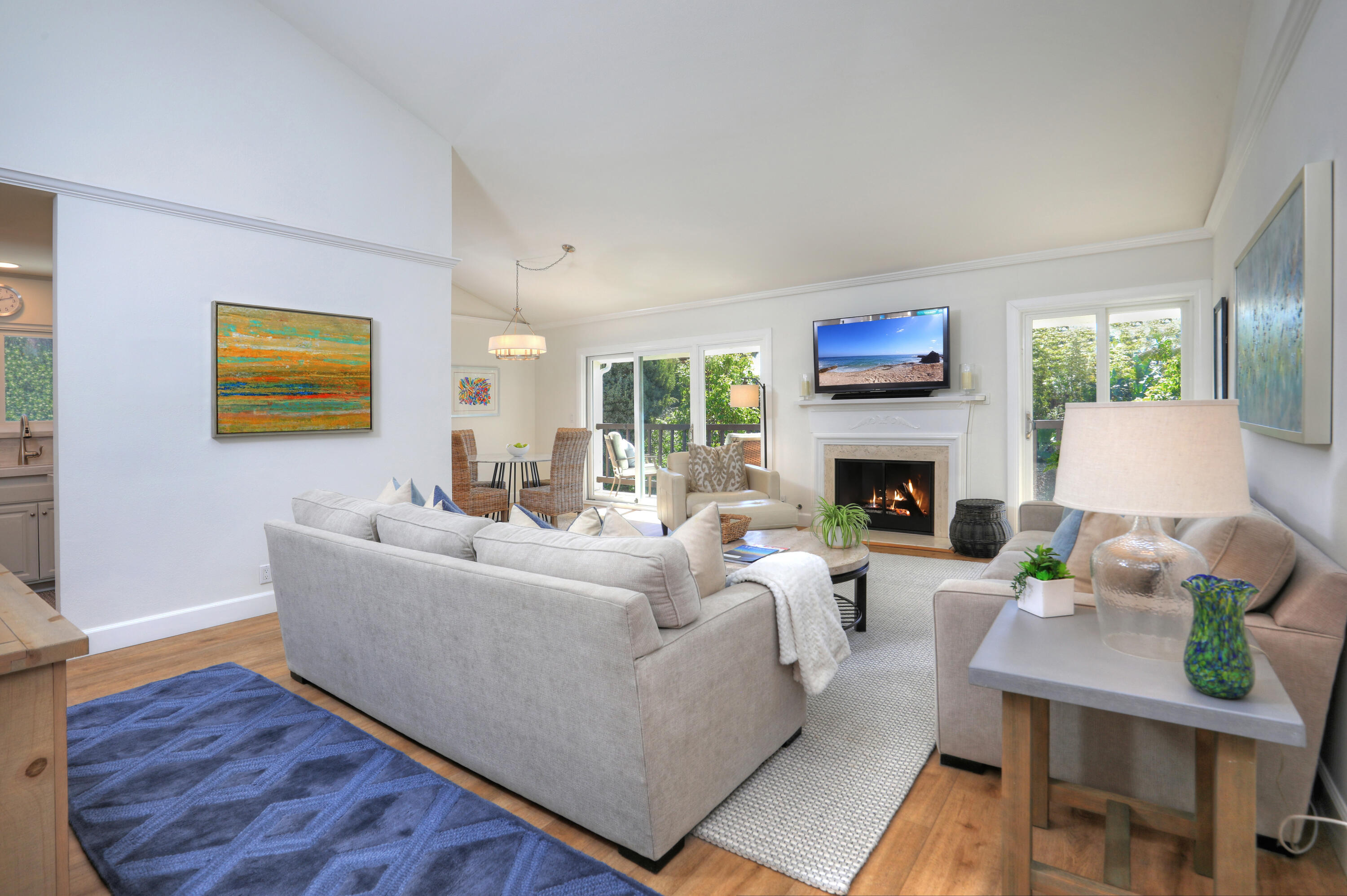 1044 Fairway Road Santa Barbara, CA 93108 - Photo 4 of 28 Living Room