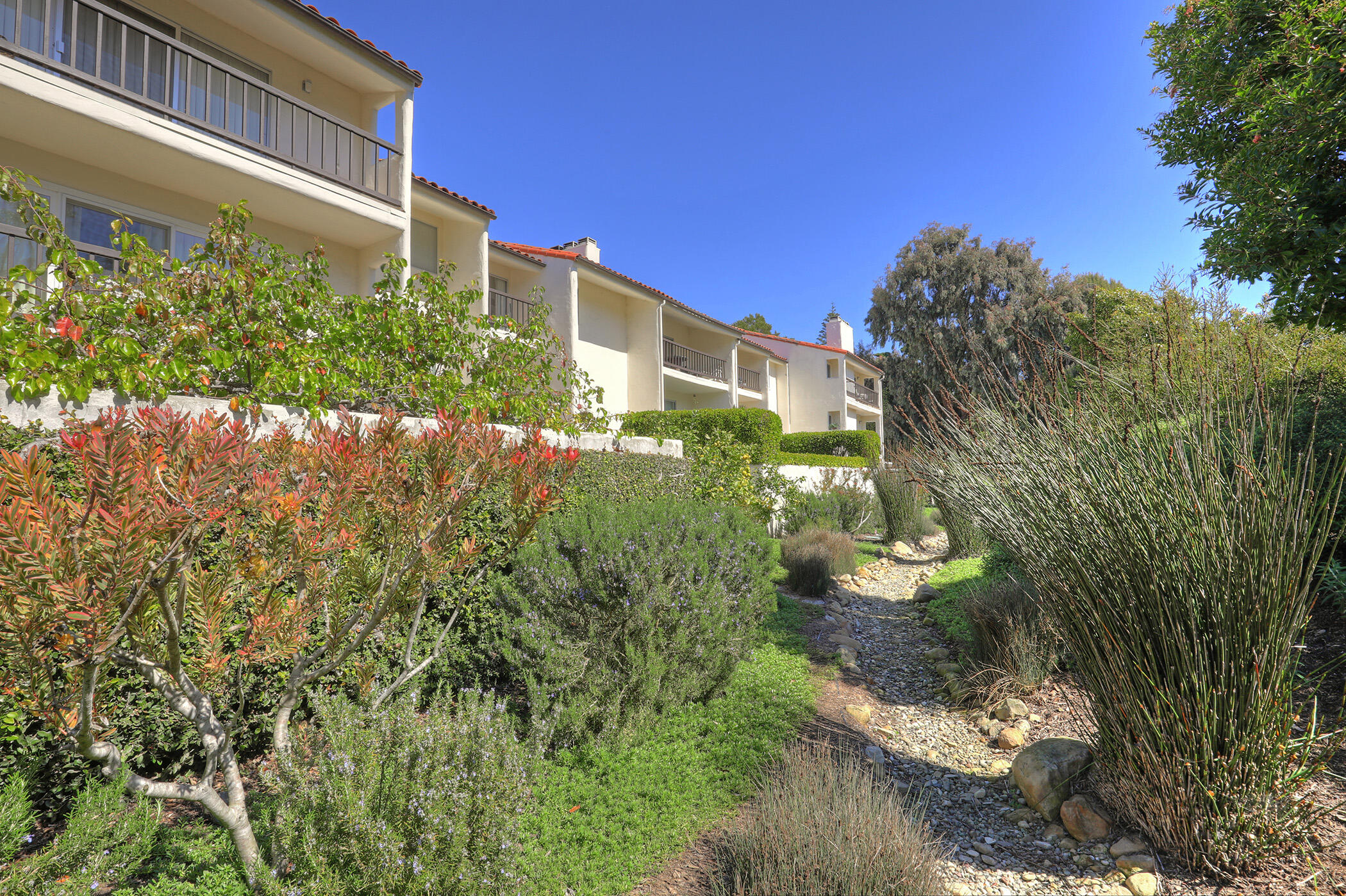 1044 Fairway Road Santa Barbara, CA 93108 - Photo 9 of 28 Landscaped Grounds