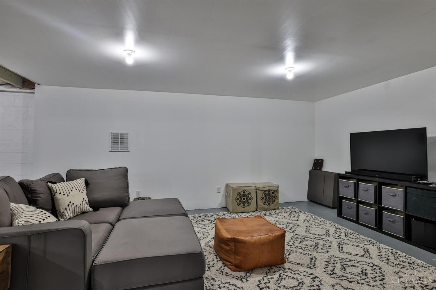 8283 Cox Road West Chester, OH 45069 - Photo 20 of 31 Gallery Image 20