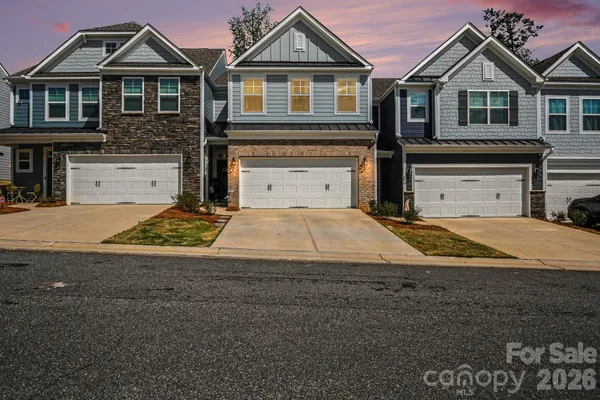 $399,900 | 5004 Moonlight Ridge Drive, Greensboro, NC 27455