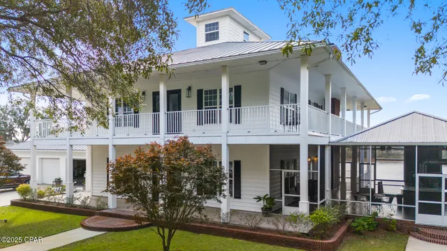 $1,800,000 | 15702 Highway 77, Southport, FL 32409
