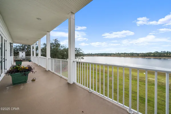$1,800,000 | 15702 Highway 77, Southport, FL 32409