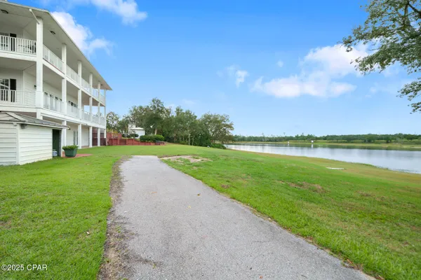 $1,800,000 | 15702 Highway 77, Southport, FL 32409