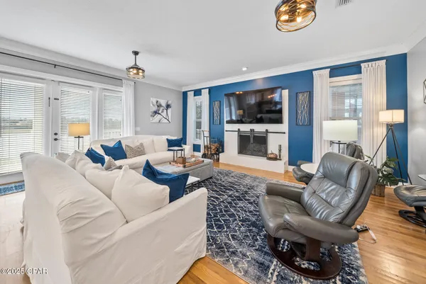 $1,800,000 | 15702 Highway 77, Southport, FL 32409