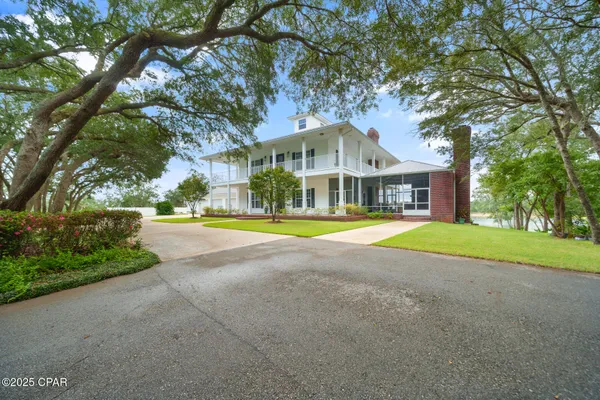 $1,800,000 | 15702 Highway 77, Southport, FL 32409