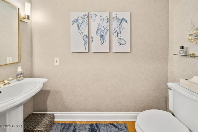 $2,000,000 | 15702 Highway 77, Southport, FL 32409