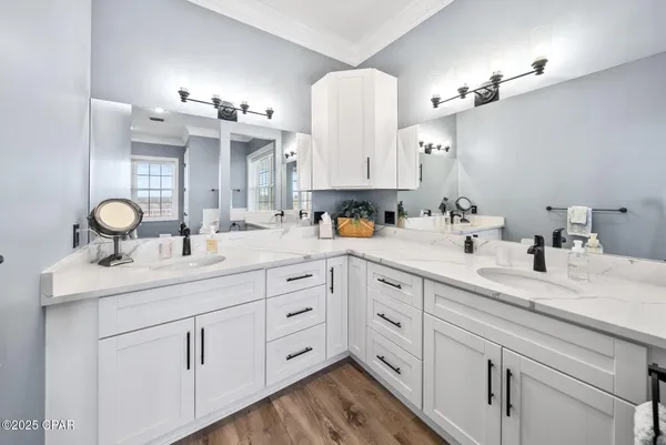 $1,800,000 | 15702 Highway 77, Southport, FL 32409