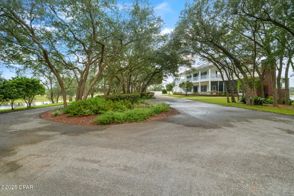 $1,800,000 | 15702 Highway 77, Southport, FL 32409