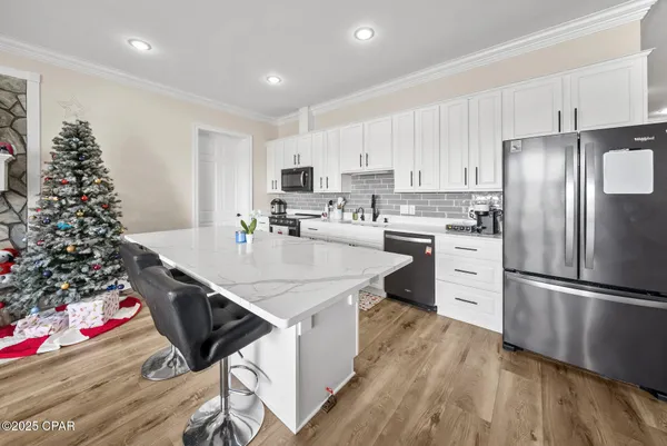 $1,800,000 | 15702 Highway 77, Southport, FL 32409