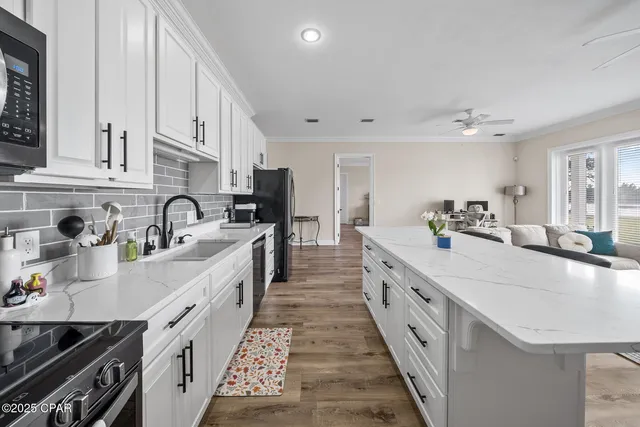 $2,000,000 | 15702 Highway 77, Southport, FL 32409