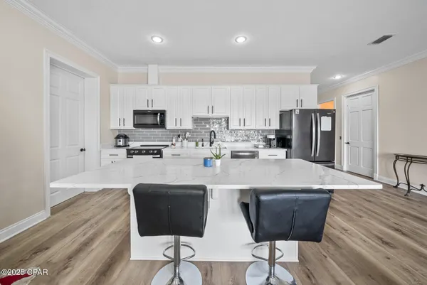 $1,800,000 | 15702 Highway 77, Southport, FL 32409