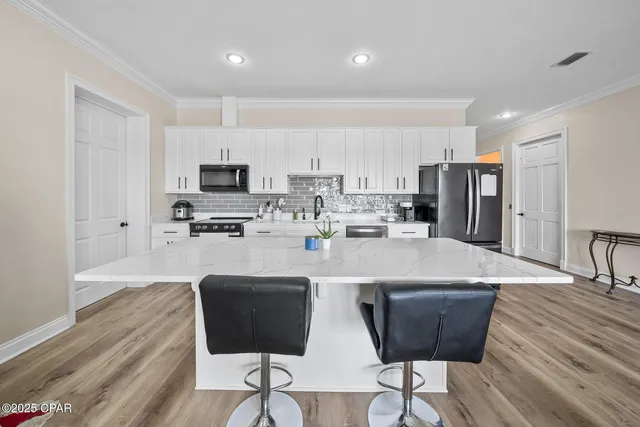 $2,000,000 | 15702 Highway 77, Southport, FL 32409