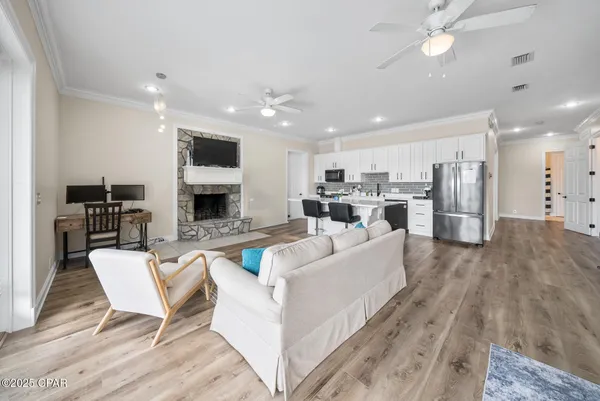 $1,800,000 | 15702 Highway 77, Southport, FL 32409