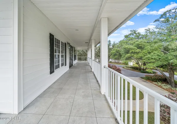 $1,800,000 | 15702 Highway 77, Southport, FL 32409