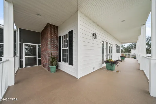 $2,000,000 | 15702 Highway 77, Southport, FL 32409