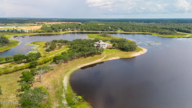 $2,000,000 | 15702 Highway 77, Southport, FL 32409