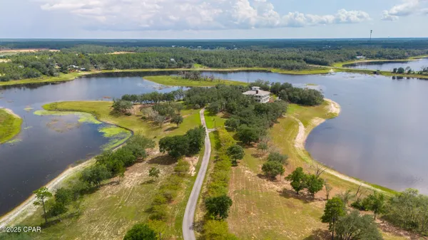 $1,800,000 | 15702 Highway 77, Southport, FL 32409