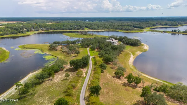 $2,000,000 | 15702 Highway 77, Southport, FL 32409