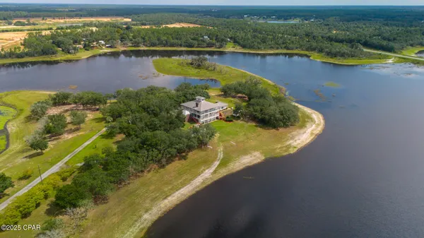 $1,800,000 | 15702 Highway 77, Southport, FL 32409