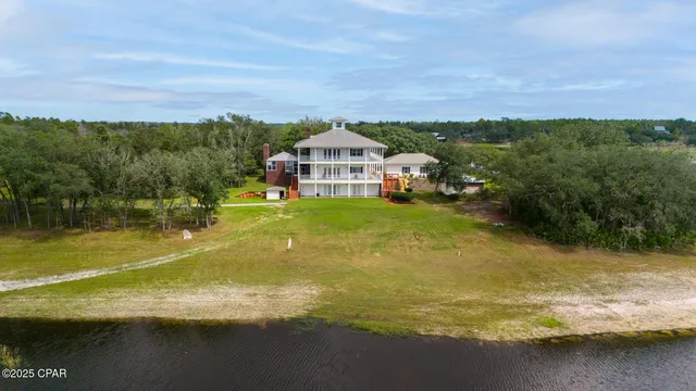 $2,000,000 | 15702 Highway 77, Southport, FL 32409