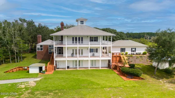 $1,800,000 | 15702 Highway 77, Southport, FL 32409