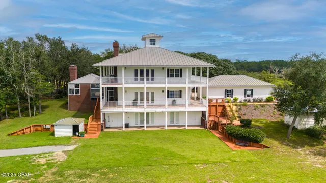 $2,000,000 | 15702 Highway 77, Southport, FL 32409